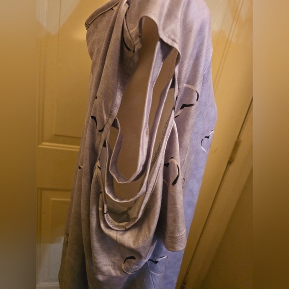 Plus size blouse - Picture 3 of 4